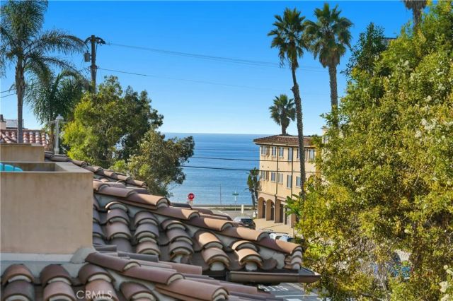 202 Avenue C, Redondo Beach, CA 90277