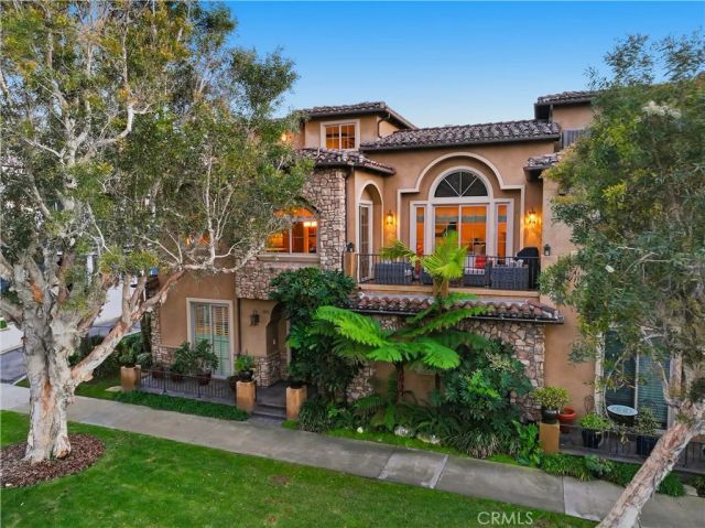 202 Avenue C, Redondo Beach, CA 90277