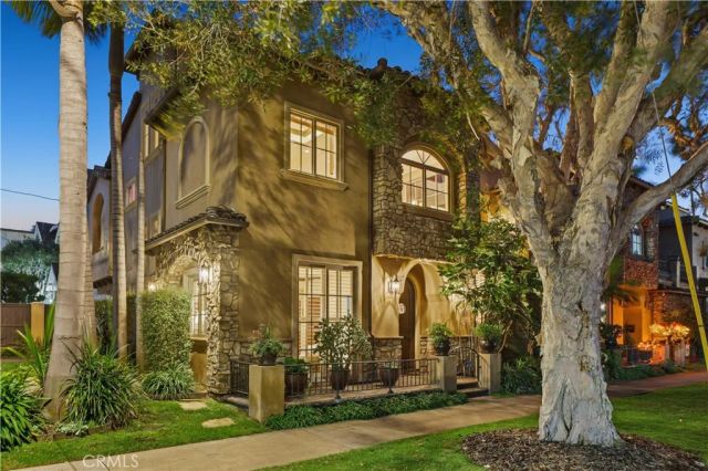 202 Avenue C, Redondo Beach, CA 90277