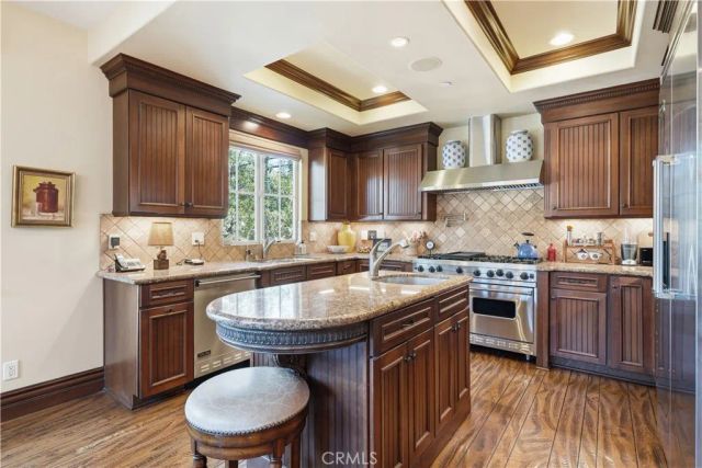 202 Avenue C, Redondo Beach, CA 90277