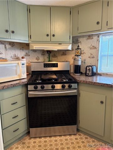 7120 S Sesame Street Terrace, Homosassa, FL 34446