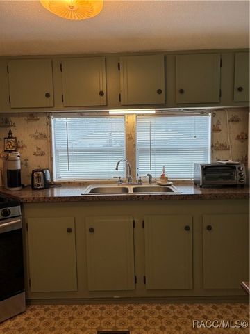 7120 S Sesame Street Terrace, Homosassa, FL 34446