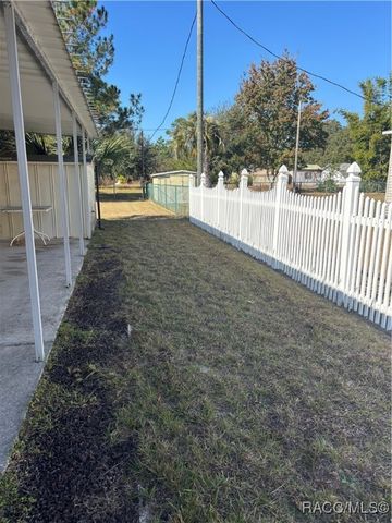 7120 S Sesame Street Terrace, Homosassa, FL 34446