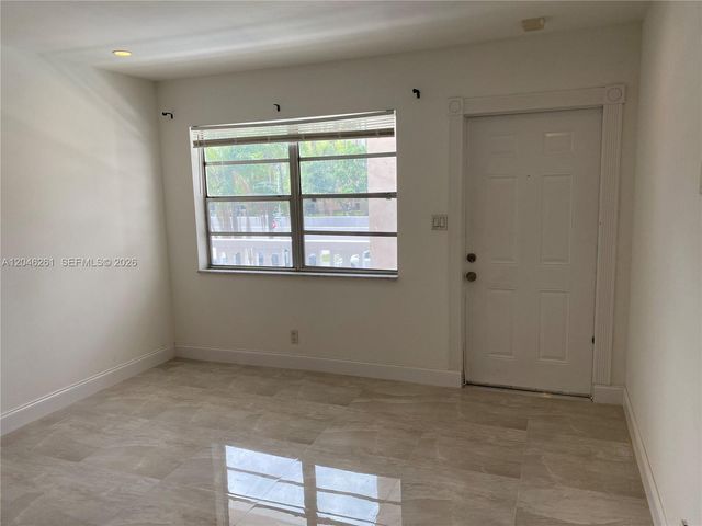 601 SE 5th Court 208, Fort Lauderdale, FL 33301