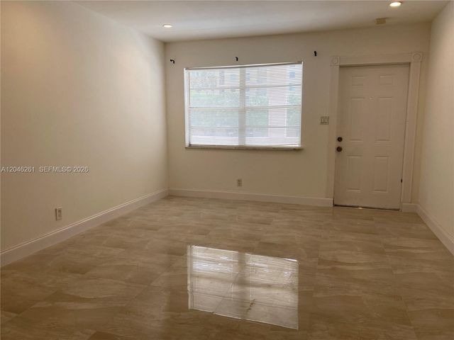 601 SE 5th Court 208, Fort Lauderdale, FL 33301