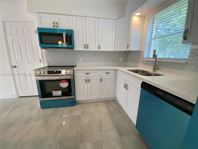 601 SE 5th Court 208, Fort Lauderdale, FL 33301