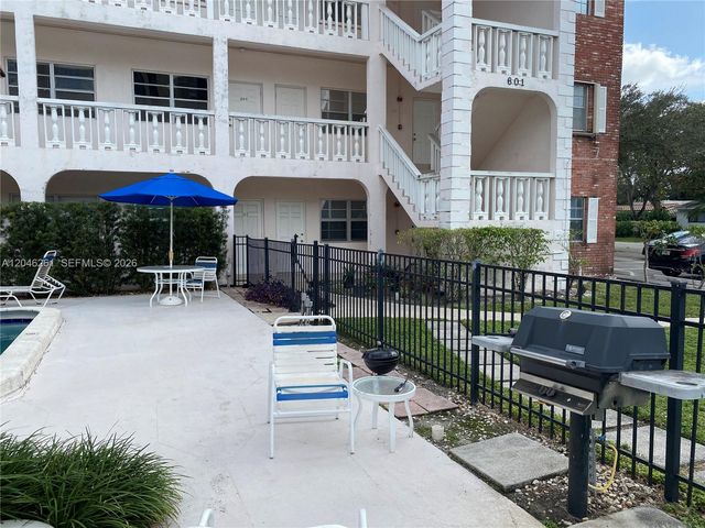 601 SE 5th Court 208, Fort Lauderdale, FL 33301