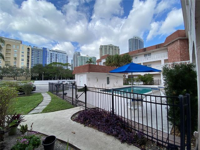 601 SE 5th Court 208, Fort Lauderdale, FL 33301