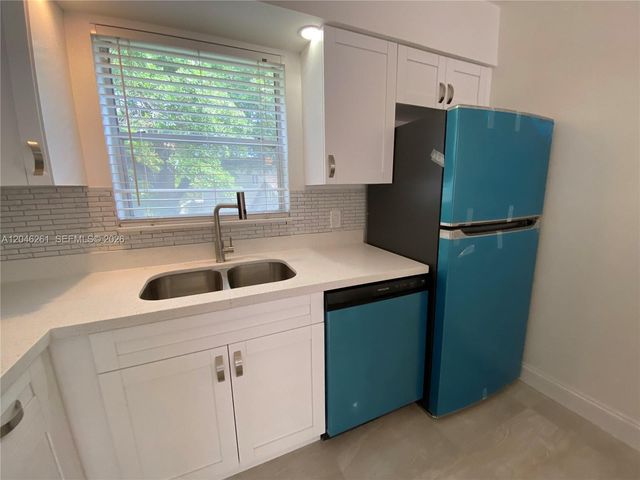 601 SE 5th Court 208, Fort Lauderdale, FL 33301