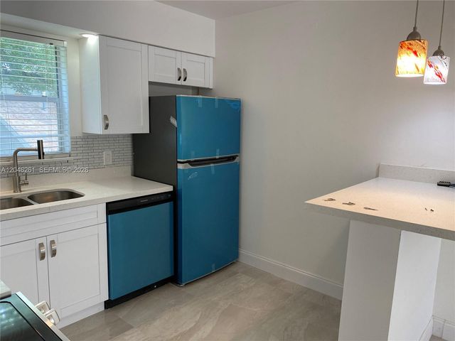601 SE 5th Court 208, Fort Lauderdale, FL 33301