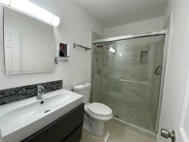 601 SE 5th Court 208, Fort Lauderdale, FL 33301