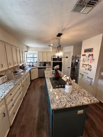 2012 Wilson Road, El Campo, TX 77437