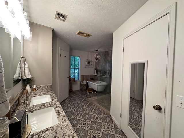 2012 Wilson Road, El Campo, TX 77437