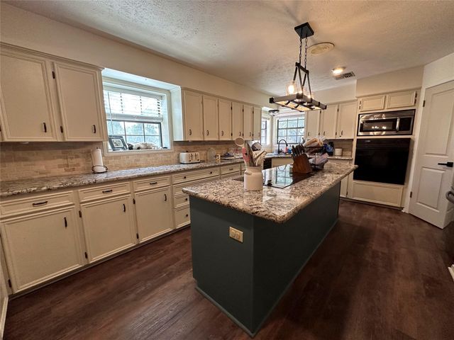 2012 Wilson Road, El Campo, TX 77437