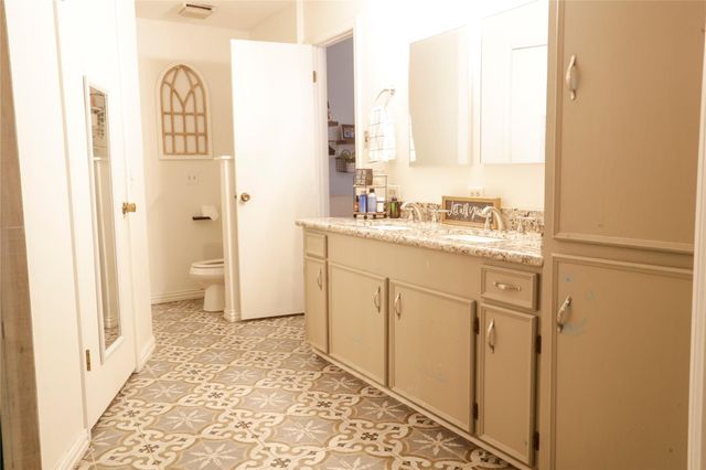 2012 Wilson Road, El Campo, TX 77437