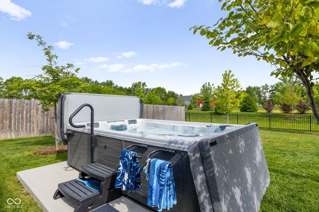 15651 Woodford Drive, Westfield, IN 46074