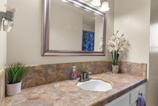 3724 Stanislaus St, Riverbank, CA 95367