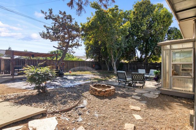 3724 Stanislaus St, Riverbank, CA 95367