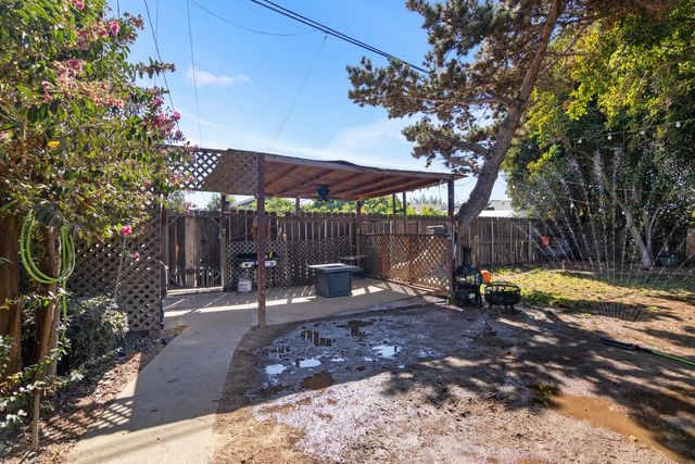 3724 Stanislaus St, Riverbank, CA 95367