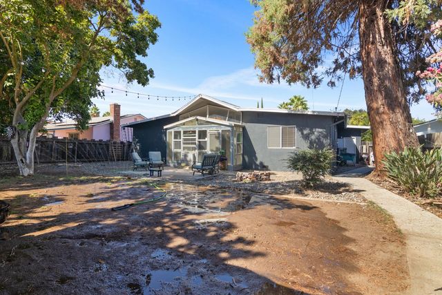 3724 Stanislaus St, Riverbank, CA 95367