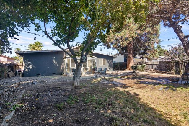 3724 Stanislaus St, Riverbank, CA 95367