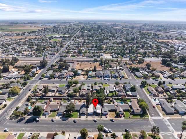 3724 Stanislaus St, Riverbank, CA 95367