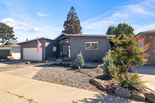 3724 Stanislaus St, Riverbank, CA 95367