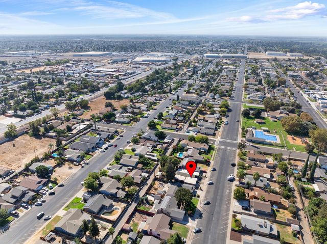 3724 Stanislaus St, Riverbank, CA 95367