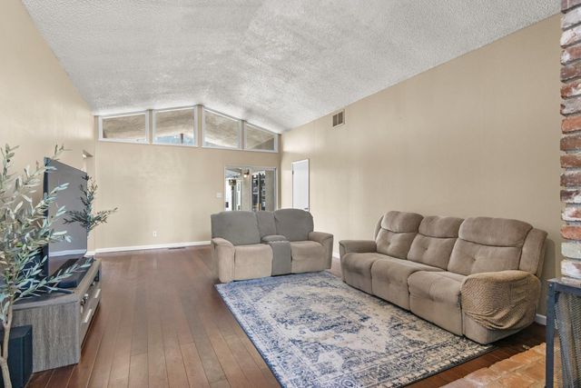3724 Stanislaus St, Riverbank, CA 95367