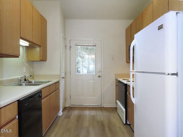 101 Rock Haven Road G703, Carrboro, NC 27510