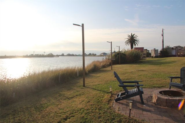 5202 County Road 469, Brazoria, TX 77422