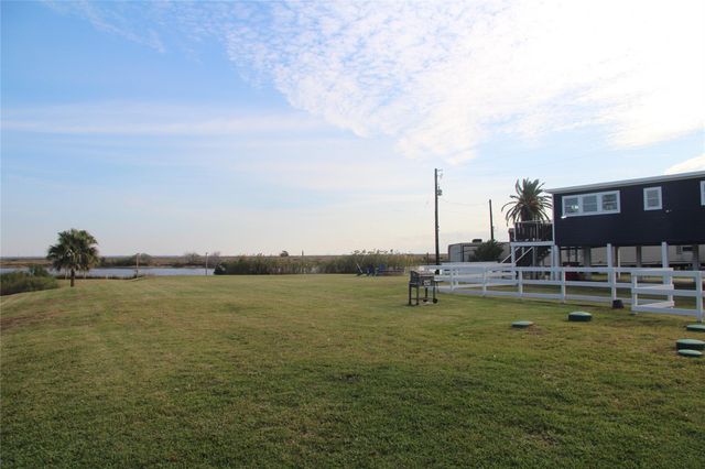 5202 County Road 469, Brazoria, TX 77422