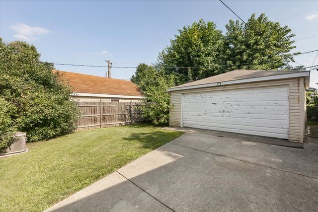 8637 Plainfield Road, Lyons, IL 60534