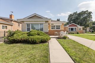 8637 Plainfield Road, Lyons, IL 60534