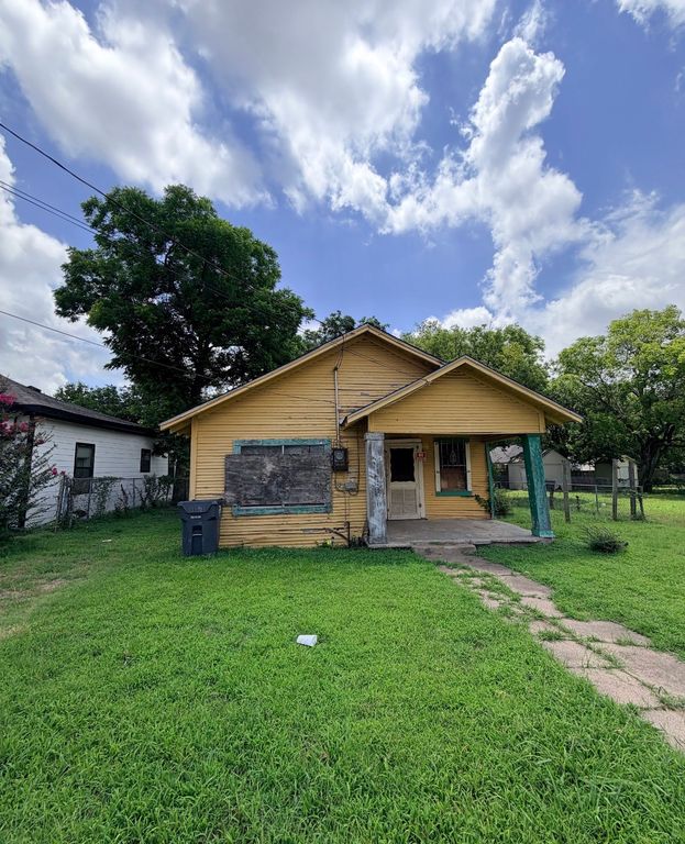 3906 Metropolitan Avenue, Dallas, TX 75210