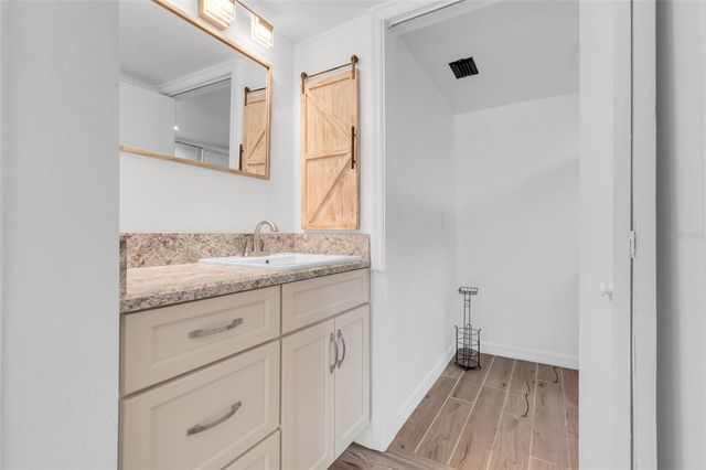 1051 S HIGHLAND STREET 4B, Mount Dora, FL 32757