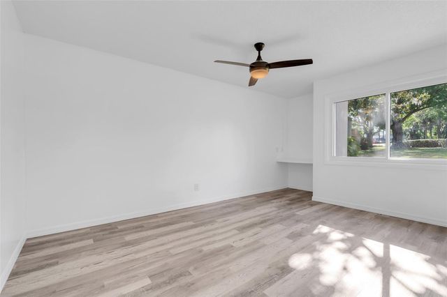 1051 S HIGHLAND STREET 4B, Mount Dora, FL 32757