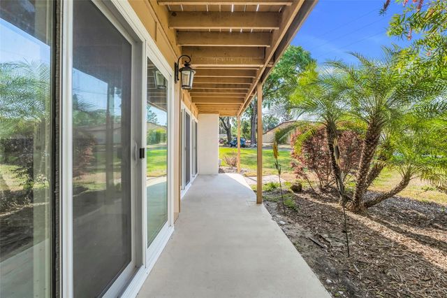 1051 S HIGHLAND STREET 4B, Mount Dora, FL 32757