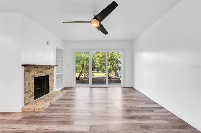 1051 S HIGHLAND STREET 4B, Mount Dora, FL 32757