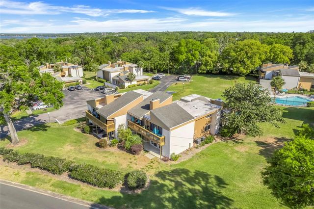 1051 S HIGHLAND STREET 4B, Mount Dora, FL 32757