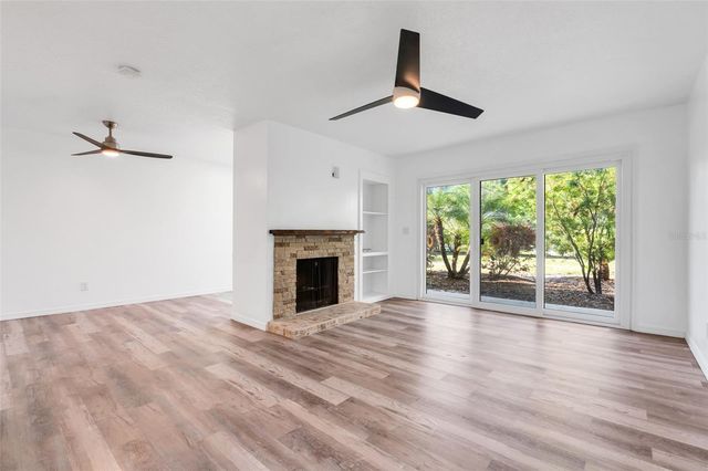 1051 S HIGHLAND STREET 4B, Mount Dora, FL 32757