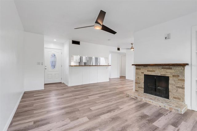 1051 S HIGHLAND STREET 4B, Mount Dora, FL 32757