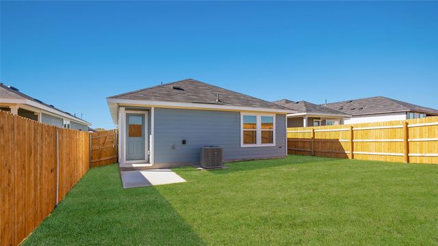 135 ORANGE FLAME BLVD, Uhland, TX 78640