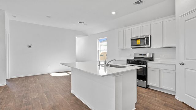 135 ORANGE FLAME BLVD, Uhland, TX 78640