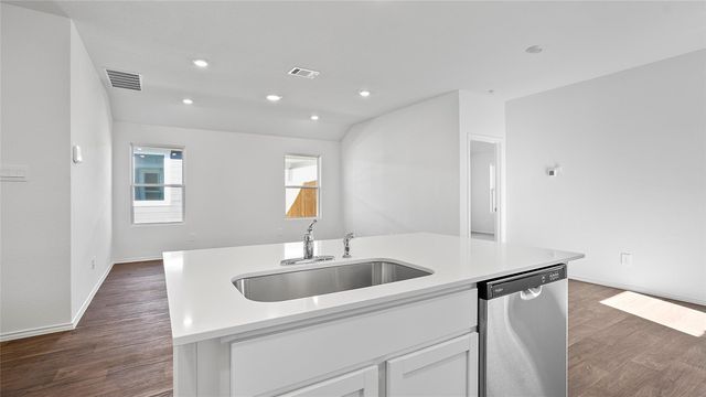 135 ORANGE FLAME BLVD, Uhland, TX 78640