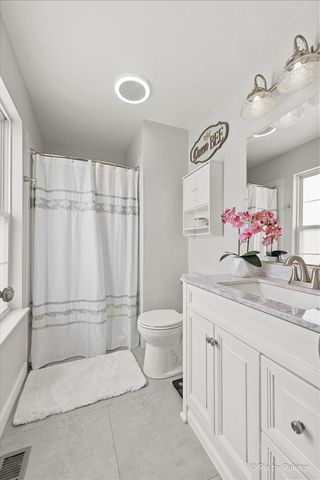 466 VALLEY FORGE Avenue, South Elgin, IL 60177