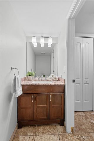 466 VALLEY FORGE Avenue, South Elgin, IL 60177