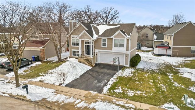 466 VALLEY FORGE Avenue, South Elgin, IL 60177