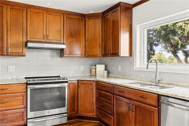1581 Lake James DR, Virginia Beach, VA 23464