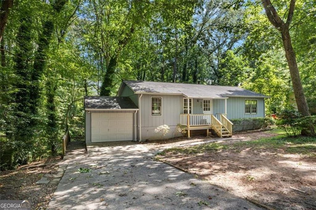 303 Nottingham Drive, Woodstock, GA 30188